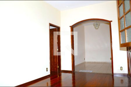 Sala de casa para alugar com 3 quartos, 255m² em São Gabriel, Belo Horizonte