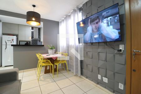Sala de apartamento para alugar com 2 quartos, 50m² em Jardim Canaã, Uberlândia