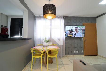 Sala de apartamento para alugar com 2 quartos, 50m² em Jardim Canaã, Uberlândia