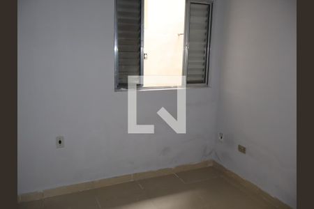Quarto 2 de casa para alugar com 3 quartos, 100m² em Vila Margarida, São Paulo
