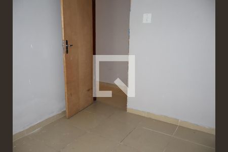 Quarto 2 de casa para alugar com 3 quartos, 100m² em Vila Margarida, São Paulo
