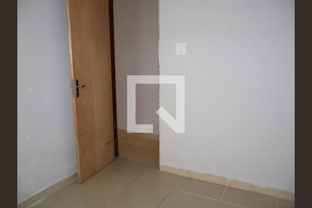 Quarto 2 de casa para alugar com 3 quartos, 100m² em Vila Margarida, São Paulo
