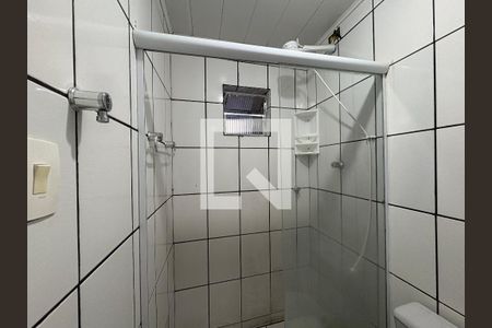 Banheiro de casa para alugar com 1 quarto, 4m² em Vila Zat, São Paulo