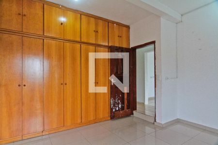Quarto 2 de casa para alugar com 2 quartos, 70m² em Vila Zat, São Paulo