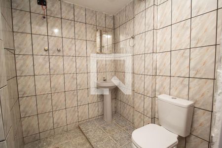 Banheiro de casa para alugar com 1 quarto, 45m² em Vila Zat, São Paulo