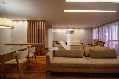 Sala de apartamento à venda com 4 quartos, 218m² em Tijuca, Rio de Janeiro