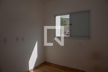 Quarto 02 de apartamento para alugar com 2 quartos, 58m² em Pequeno Coração, Itaquaquecetuba