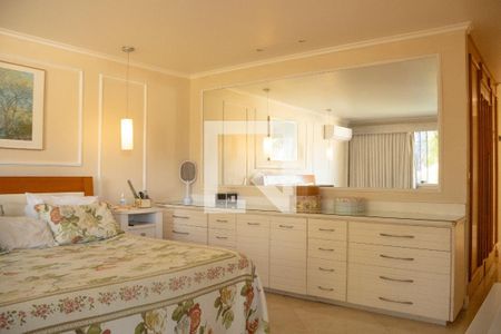 Quarto de casa de condomínio para alugar com 8 quartos, 1200m² em Barra da Tijuca, Rio de Janeiro