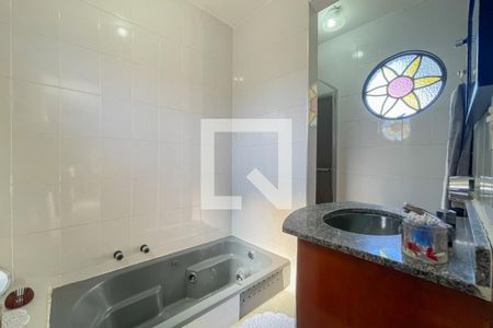 Banheiro da Suíte de casa à venda com 3 quartos, 137m² em Jardim D’abril, Osasco