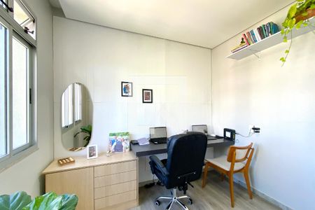 Quarto 2 de apartamento para alugar com 3 quartos, 88m² em Serra, Belo Horizonte