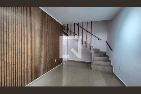 Sala  de casa para alugar com 2 quartos, 128m² em Vila Vilma, Santo André