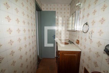 Banheiro de apartamento para alugar com 2 quartos, 77m² em Passo D’areia, Porto Alegre