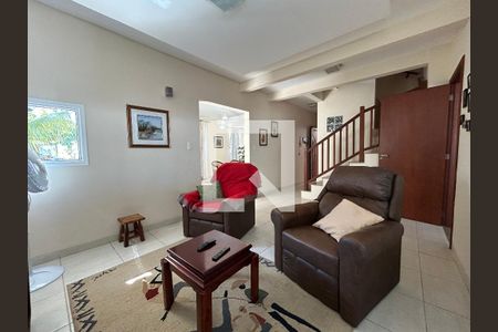 Sala de casa de condomínio para alugar com 4 quartos, 284m² em Morro das Pedras, Florianópolis