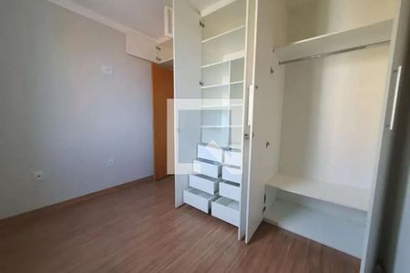 Quarto de apartamento para alugar com 3 quartos, 90m² em São João Batista, Belo Horizonte