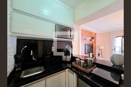 Cozinha de apartamento para alugar com 1 quarto, 50m² em Itaim Bibi, São Paulo
