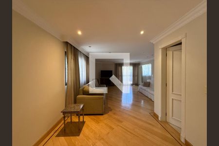 Apartamento para alugar com 4 quartos, 197m² em Santa Cecilia, São Paulo