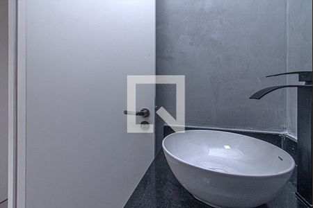 banheiro social_4 de apartamento para alugar com 2 quartos, 40m² em Vila Nair, São Paulo