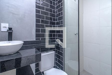 banheiro social_2 de apartamento para alugar com 2 quartos, 40m² em Vila Nair, São Paulo