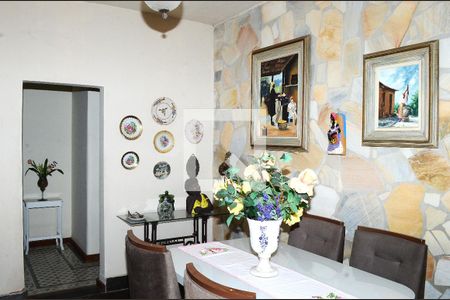 Sala 1 de casa à venda com 2 quartos, 173m² em Goiânia, Belo Horizonte