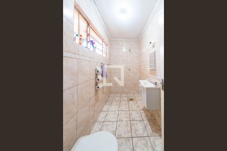 Banheiro Social de casa à venda com 3 quartos, 173m² em Vila Guaraciaba, Santo André