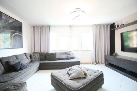 Sala de casa à venda com 3 quartos, 227m² em Vila Suzana, São Paulo