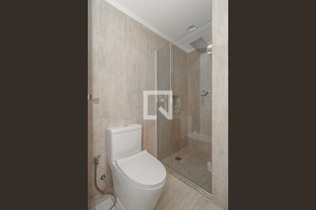Banheiro da Suíte de apartamento para alugar com 3 quartos, 120m² em Independência, Porto Alegre