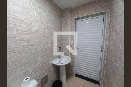 Banheiro de apartamento para alugar com 1 quarto, 42m² em Centro, São Vicente