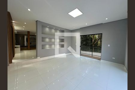Sala de casa de condomínio para alugar com 4 quartos, 400m² em Quintas do Ingaí, Barueri