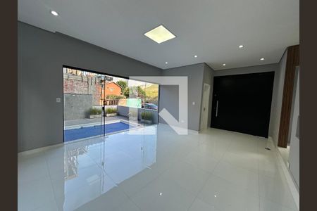 Sala de casa de condomínio para alugar com 4 quartos, 400m² em Quintas do Ingaí, Barueri