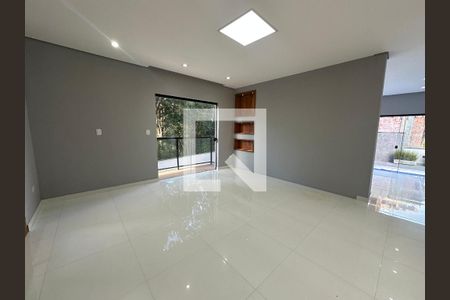 Sala de TV de casa de condomínio para alugar com 4 quartos, 400m² em Quintas do Ingaí, Barueri