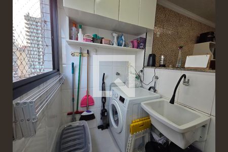 Área de Serviço de apartamento para alugar com 2 quartos, 74m² em Guilhermina, Praia Grande