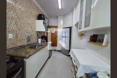 Cozinha de apartamento para alugar com 2 quartos, 74m² em Guilhermina, Praia Grande