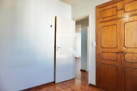 Quarto 2 de apartamento para alugar com 3 quartos, 90m² em Sagrada Família, Belo Horizonte