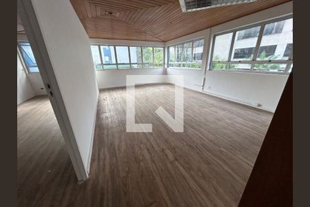 Casa à venda com 11 quartos, 540m² em Vila Mariana, São Paulo