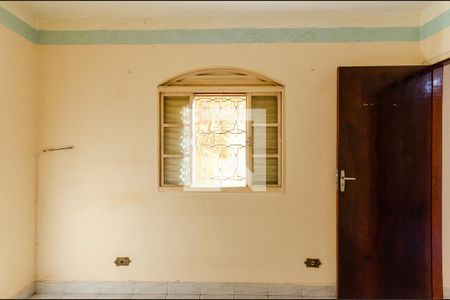 Quarto 1 de casa para alugar com 2 quartos, 55m² em Parque Maria Domitila, São Paulo