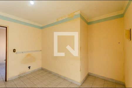 Quarto 1 de casa para alugar com 2 quartos, 55m² em Parque Maria Domitila, São Paulo