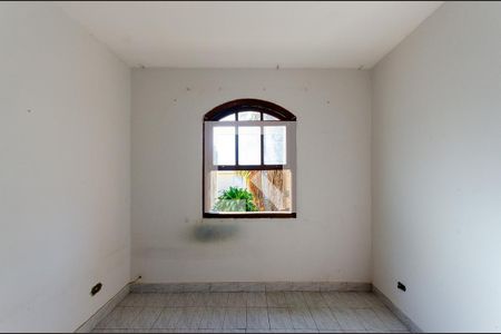 Quarto 2 de casa para alugar com 2 quartos, 55m² em Parque Maria Domitila, São Paulo