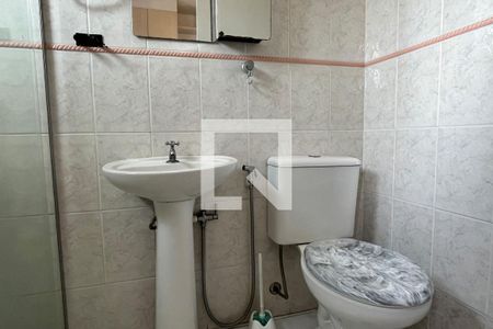 Banheiro da Suíte 1 de apartamento para alugar com 2 quartos, 95m² em Embaré, Santos