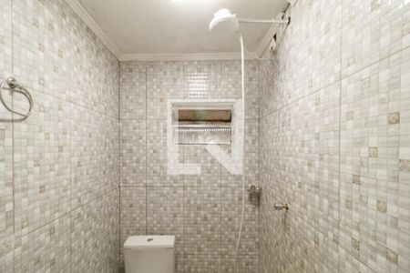 Banheiro de kitnet/studio para alugar com 1 quarto, 33m² em Vila Nova Carolina, São Paulo
