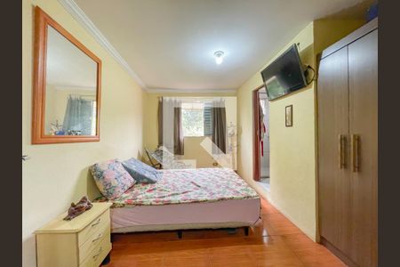Suíte de casa à venda com 5 quartos, 234m² em Km 18, Osasco