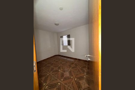 Quarto de casa para alugar com 2 quartos, 75m² em Jardim Valo Verde, Embu das Artes