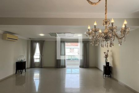 Casa para alugar com 5 quartos, 287m² em Aparecida, Santos