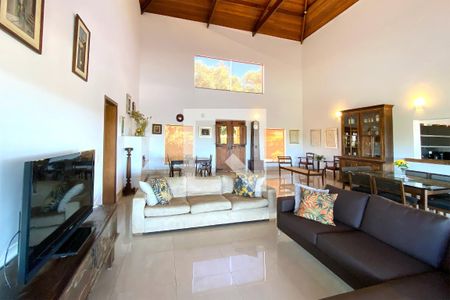 Sala de casa de condomínio para alugar com 5 quartos, 500m² em Vale dos Pinhais, Nova Lima