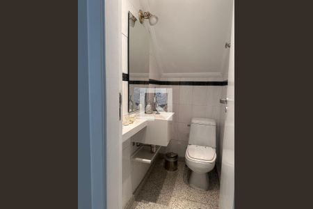 Banheiro de casa à venda com 3 quartos, 314m² em Vila Romero, São Paulo