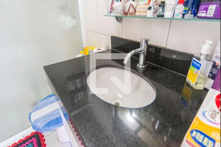 Banheiro  de apartamento à venda com 1 quarto, 48m² em Parque Sao Vicente, Santo André