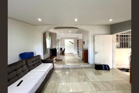 Sala de casa à venda com 3 quartos, 360m² em Copacabana, Belo Horizonte