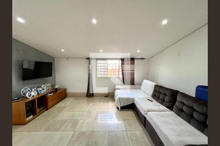 Sala de casa à venda com 3 quartos, 360m² em Copacabana, Belo Horizonte
