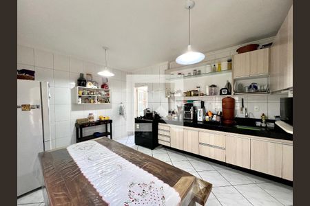 Cozinha de casa à venda com 3 quartos, 360m² em Copacabana, Belo Horizonte