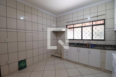 Cozinha  de casa para alugar com 3 quartos, 130m² em Ipiranga, Ribeirão Preto