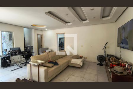 Sala de casa de condomínio à venda com 3 quartos, 289m² em Vargem Pequena, Rio de Janeiro
